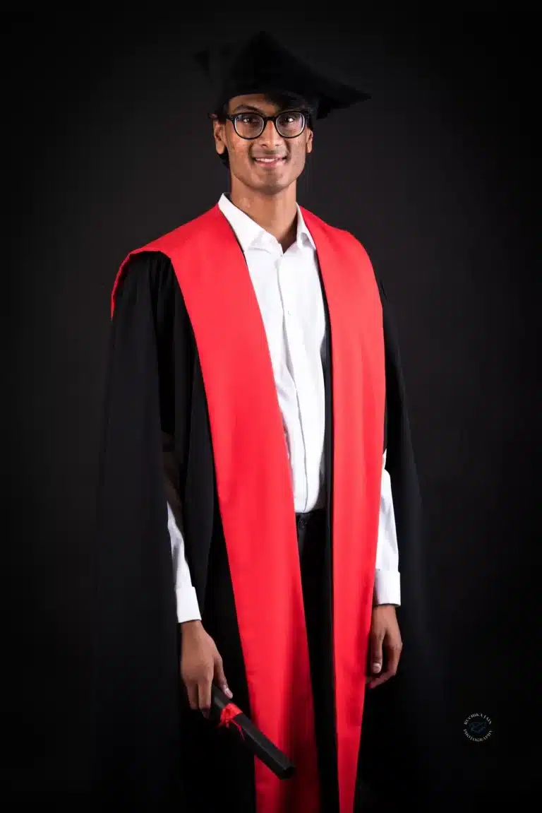 Photographer for graduation ceremonies immortalizing the proud moments